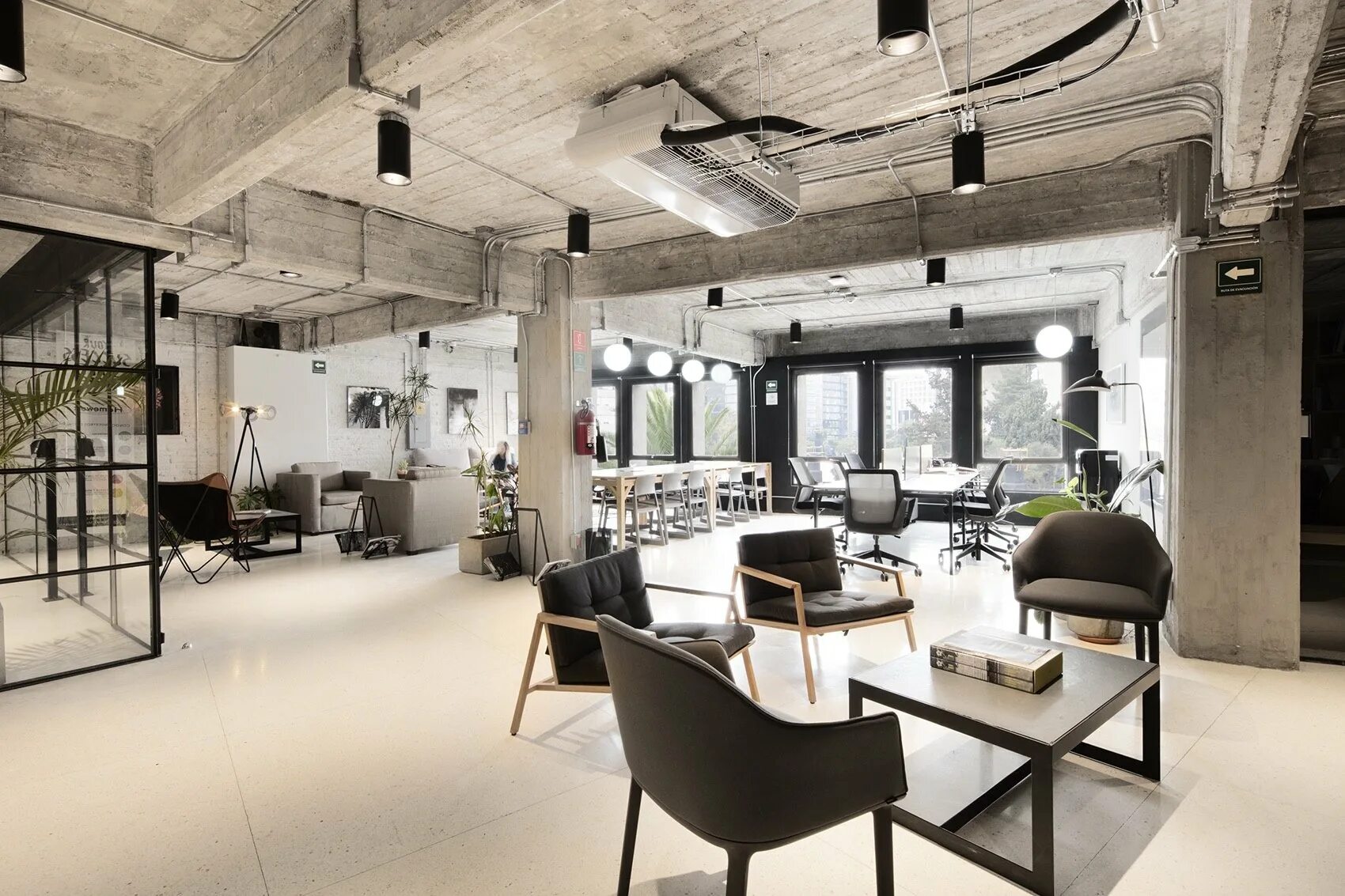 Телеграф спейс коворкинг казань. Коворкинг зона. Коворкинг-центр лофт, пятигорск. Коворкинг лофт. Бьюти коворкинг в стиле лофт.