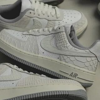 Nike air force summit