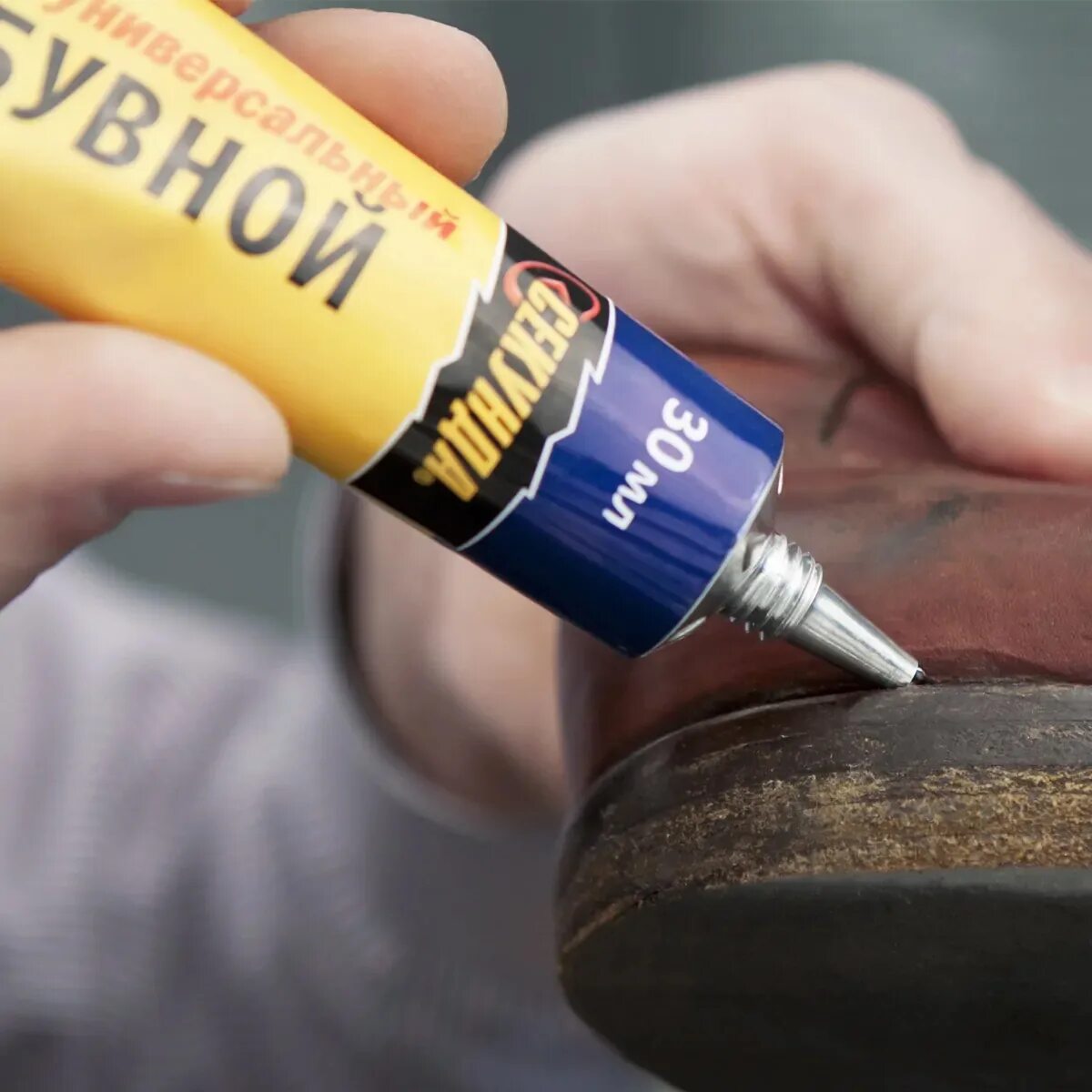 Клей для деревянных изделий. Клей для ткани. Клей пва henkel момент столяр 250г. Сапожный клей. Тсм клей-карандаш scotch, 21 г.