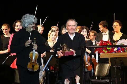 Первые скрипки в оркестре