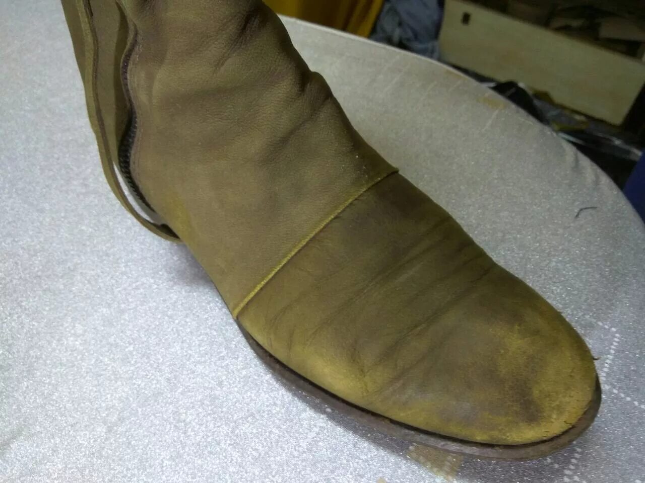 Как восстановить нубук. Как восстановить нубук. Покраска обуви нубук. Как восстановить нубук. Ботинки до и после.