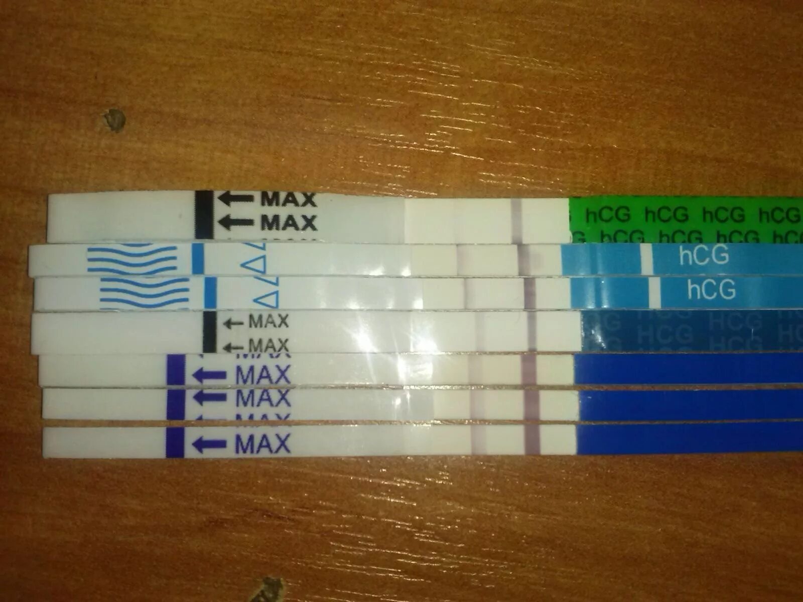 Тест на беременность 1 день задержки. Тест на беременность 8 день задержки месячных. Тест на беременность до задержки месячных. Отрицательный тест на беременность. Задержка месячных.