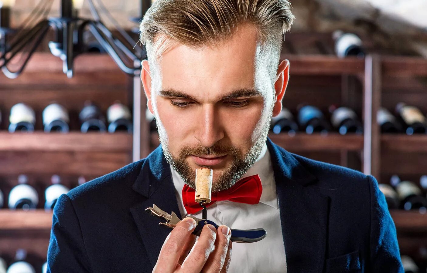 Винный сомелье. Кто такой сомелье. Сомелье кавист. Алкогольный сомелье. Сомелье.