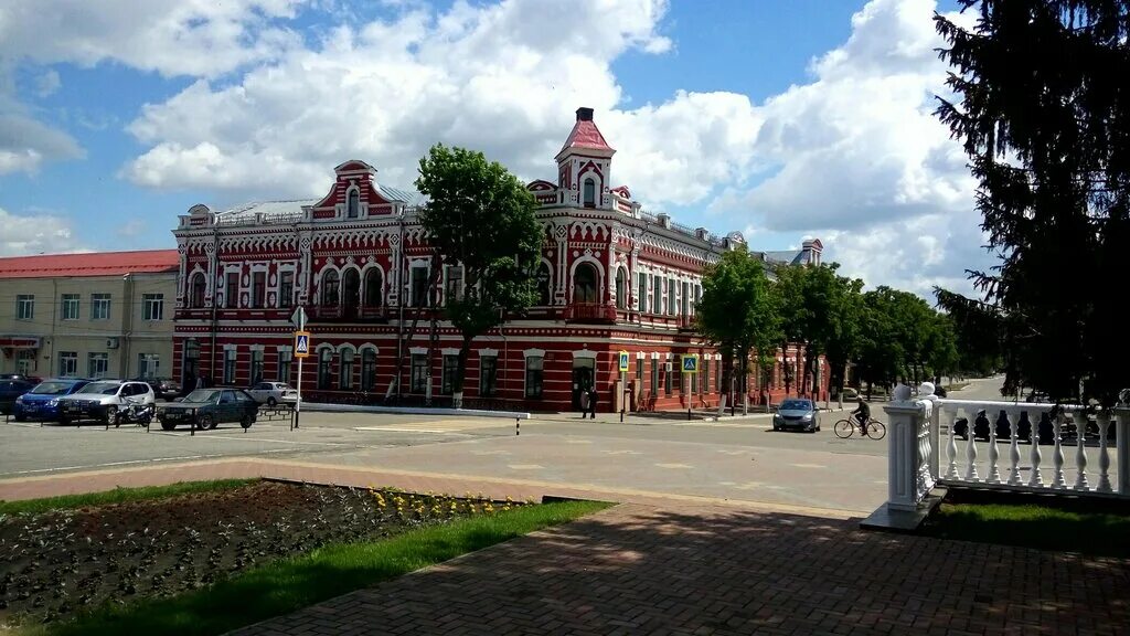 Новозыбков население. Город Новозыбков Брянской области. Новозыбков площадь. ЗАГС города Новозыбкова. Достоприм Новозыбков.