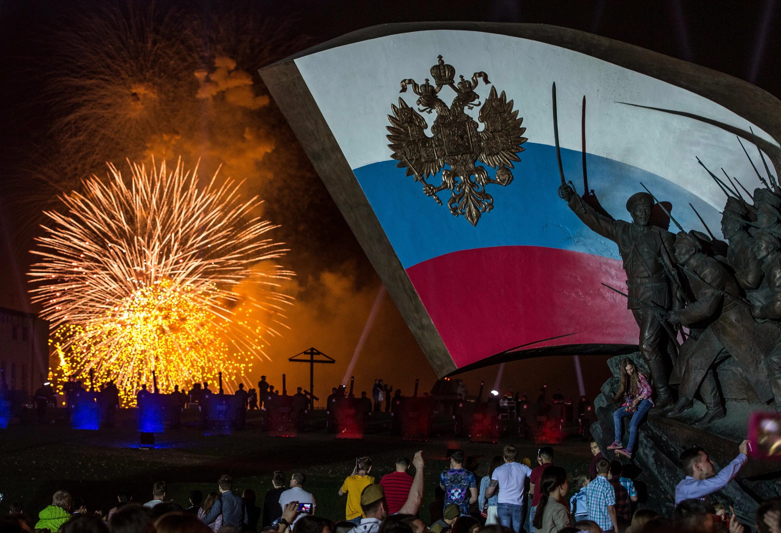 Фотографии победы россии. Празднование дня Победы. Салют в честь дня Победы. День Победы в России. Празднование дня Победы в Москве.