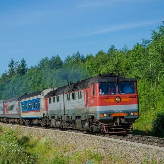 Сахалин жд вокзал. Жд станция южно-сахалинск. Южно-сахалинск ноглики вагон св. Поезд южно-сахалинск ноглики. Поезд ноглики-южно-сахалинск 604.