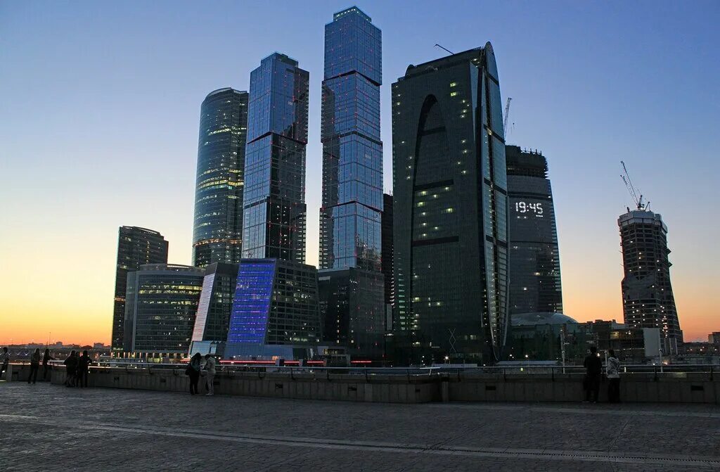 москва сити снизу. здания москоу сити. ближайший москва сити. ближайший москва сити. москва сити 2023.