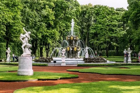 Главный парк петербурга