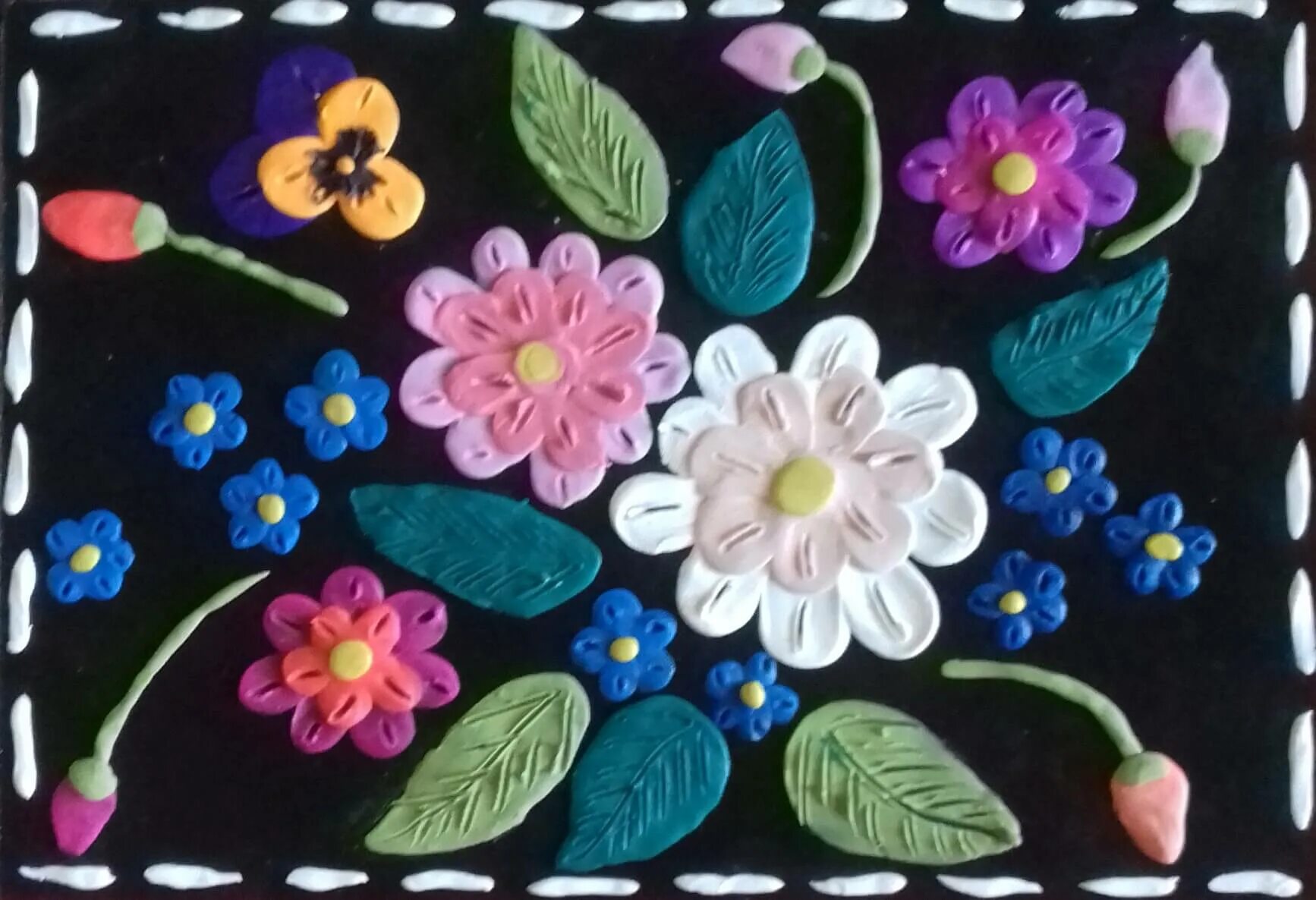 пластилиновые узоры. декоративно прикладное творчество поделки. пластилинография городецкая роспись. жгутиковая пластинографика. мозайка из полимерной глины.