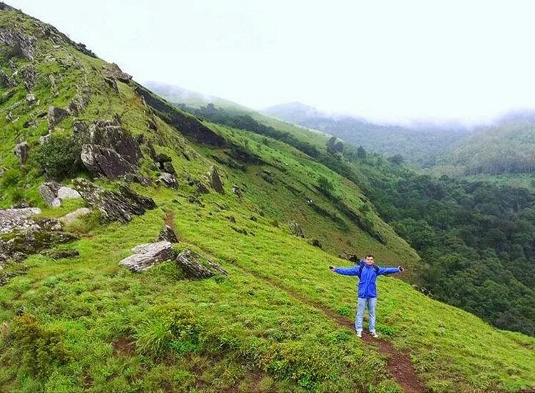 Реал чиккамагалуру агнипутра. Значок футбольной команды реал мадрид. Chikmagalur. Реал чиккамагалуру агнипутра. Реал чиккамагалуру агнипутра.