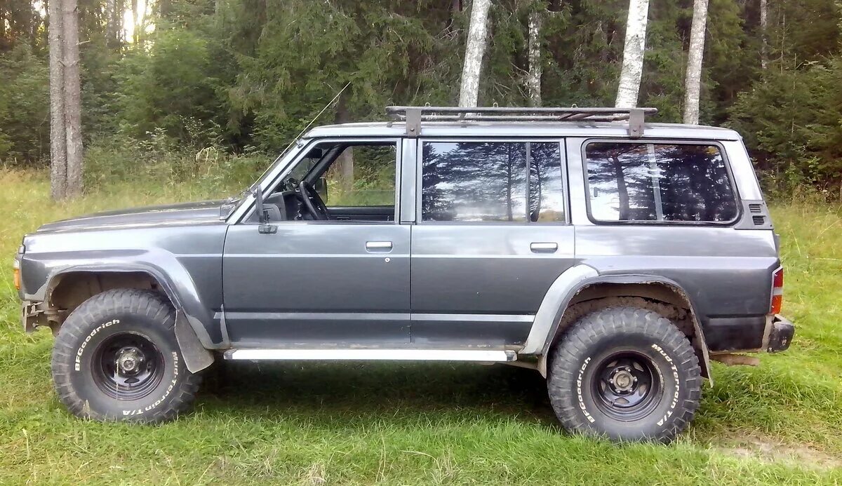 Ниссан патрол года выпуска. Nissan Patrol y60. Ниссан Патрол 60. Nissan Patrol y60 Expedition. Nissan Patrol y60 зеленый.