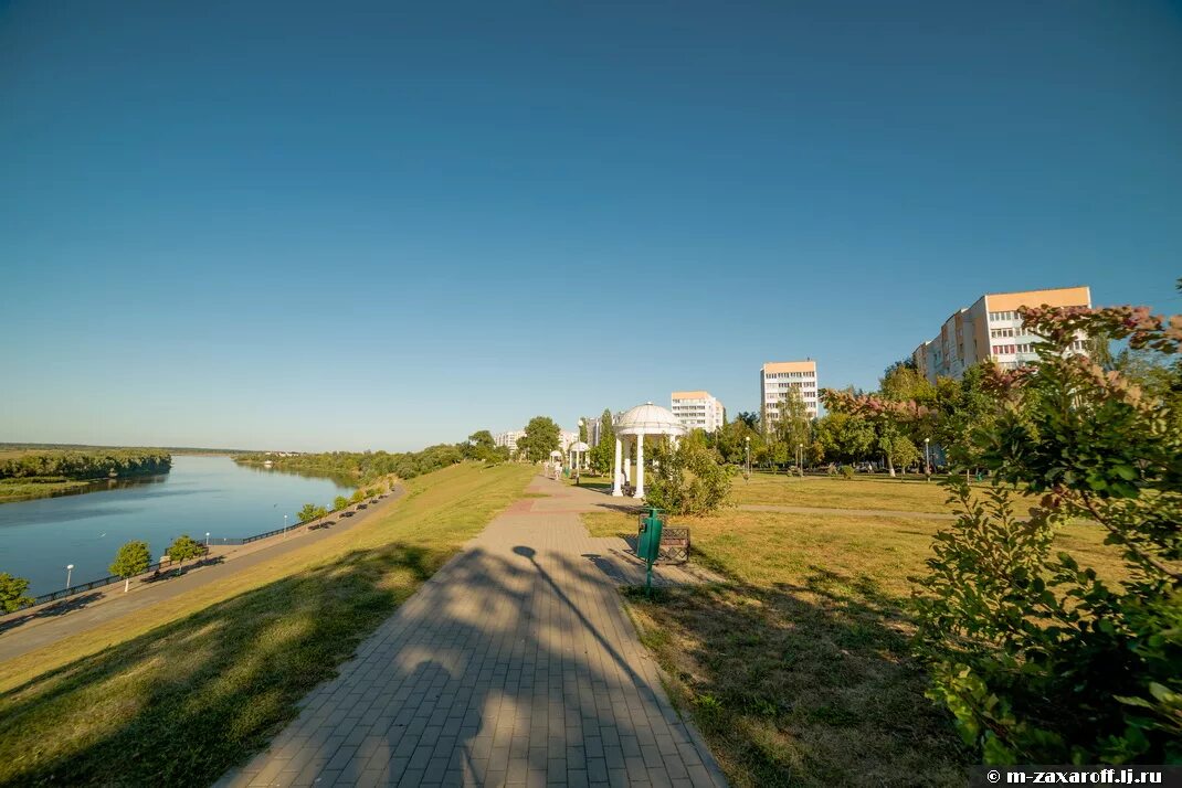 Речица набережная. Набережная города Речица ,в Беларуси. Город Речица Гомельской области. Пляж Речица Гомельская область. Речица население