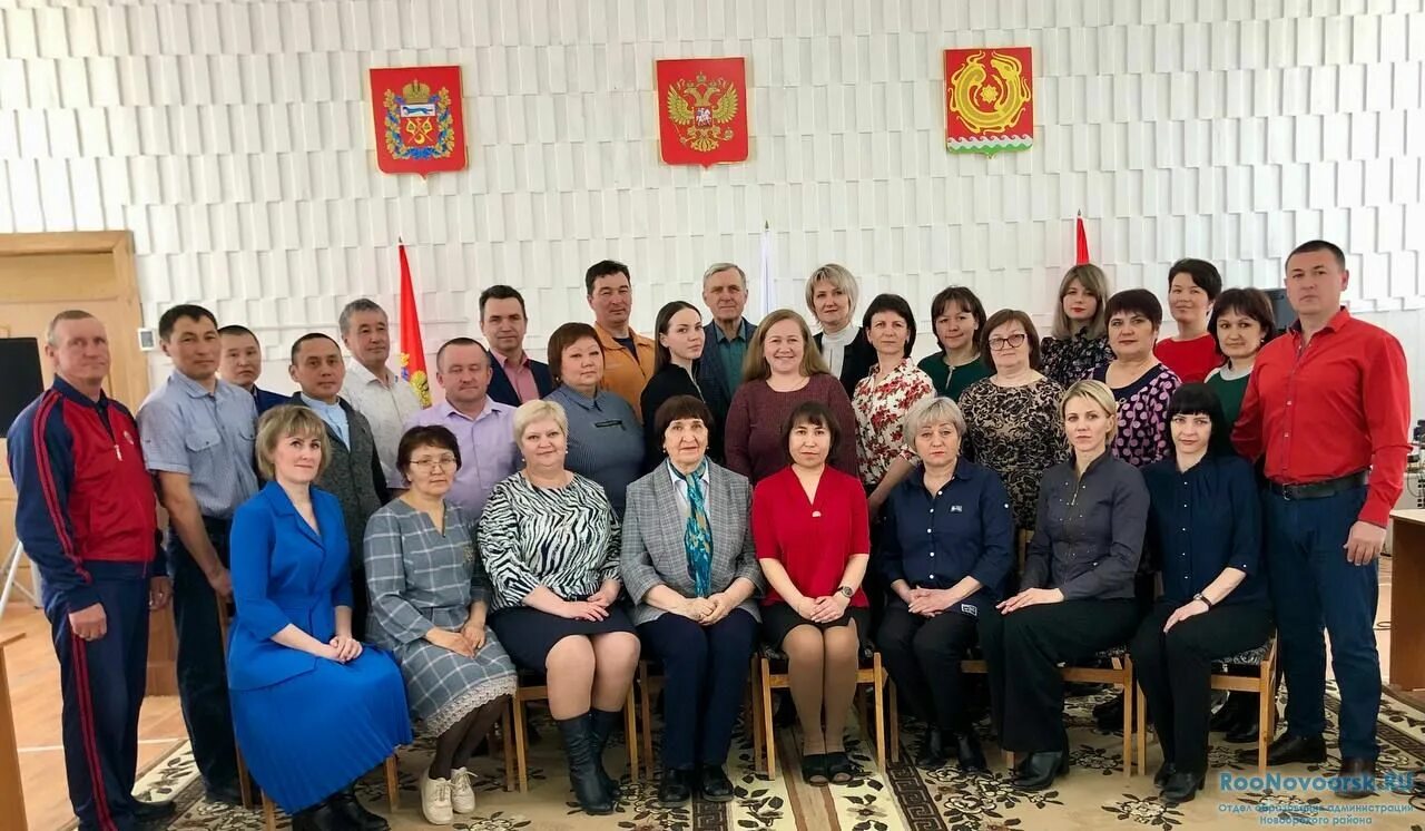 Новоорск школа 2 учителя. Новоорск глава администрации. Администрация Новоорского района. Энергетик Новоорский район.