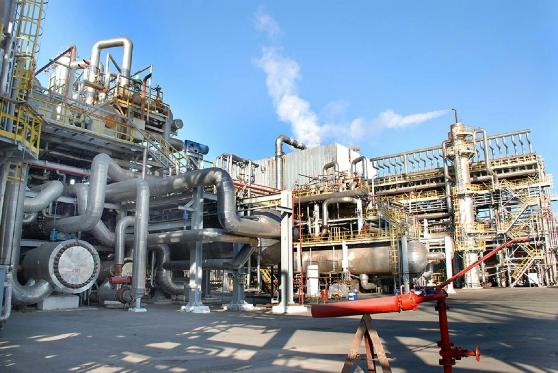 Томск нефтеперерабатывающий завод. Сырье для производства метанола. Щекино азотный завод. Производители метанола. Щекиноазот метанол.