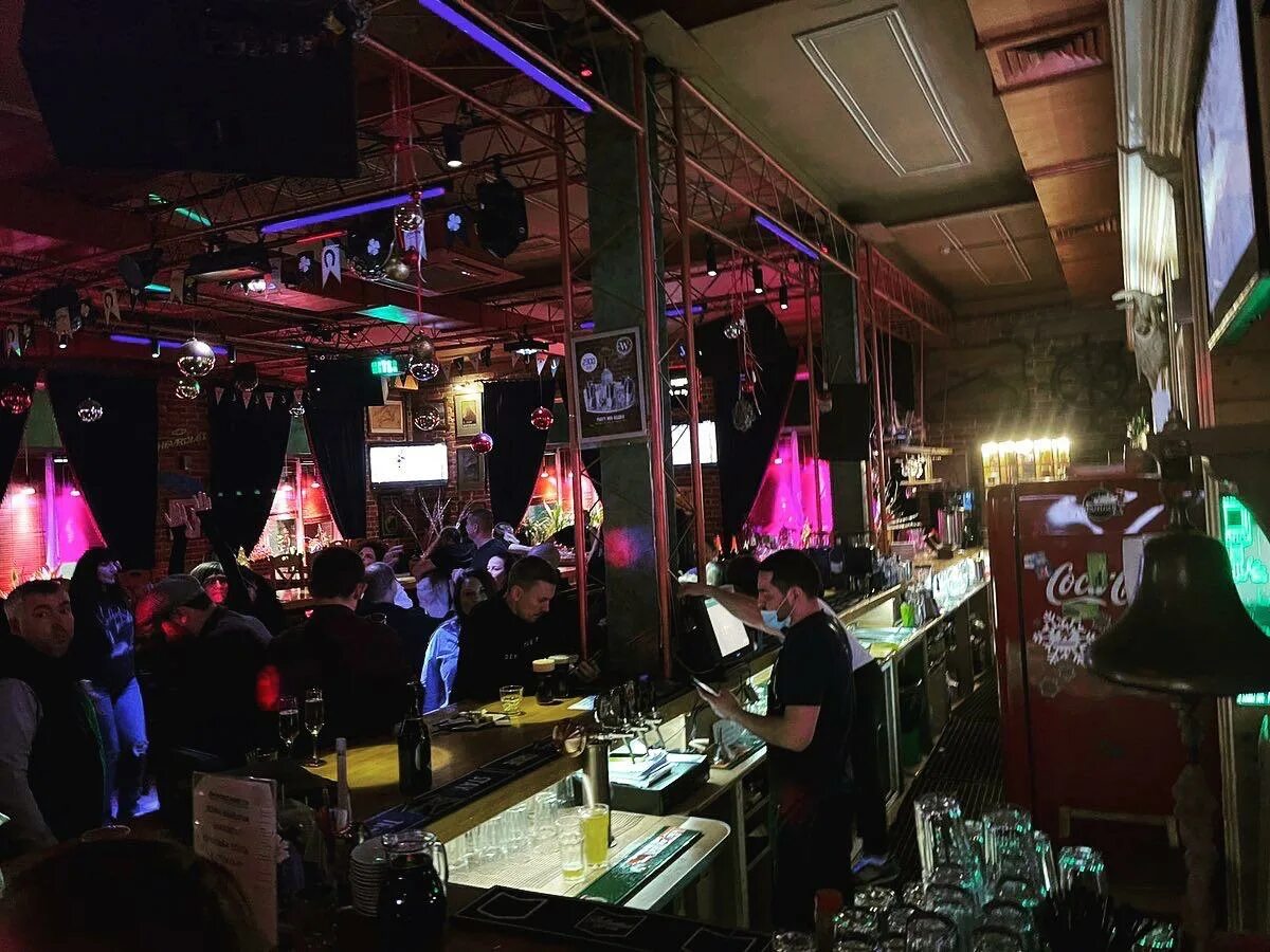 Арт пространство краснодар. Stand up bar краснодар. Бары краснодара. Рок бар краснодар красная. Фанки бар краснодар.