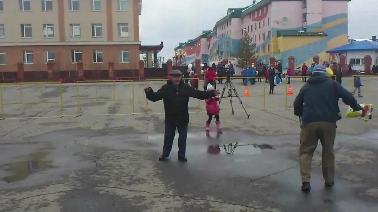 Поселок излучинск нижневартовский. Погода в излучинске на 10. Излучинск. Поселок белорусский нижневартовский. Набережная излучинск.