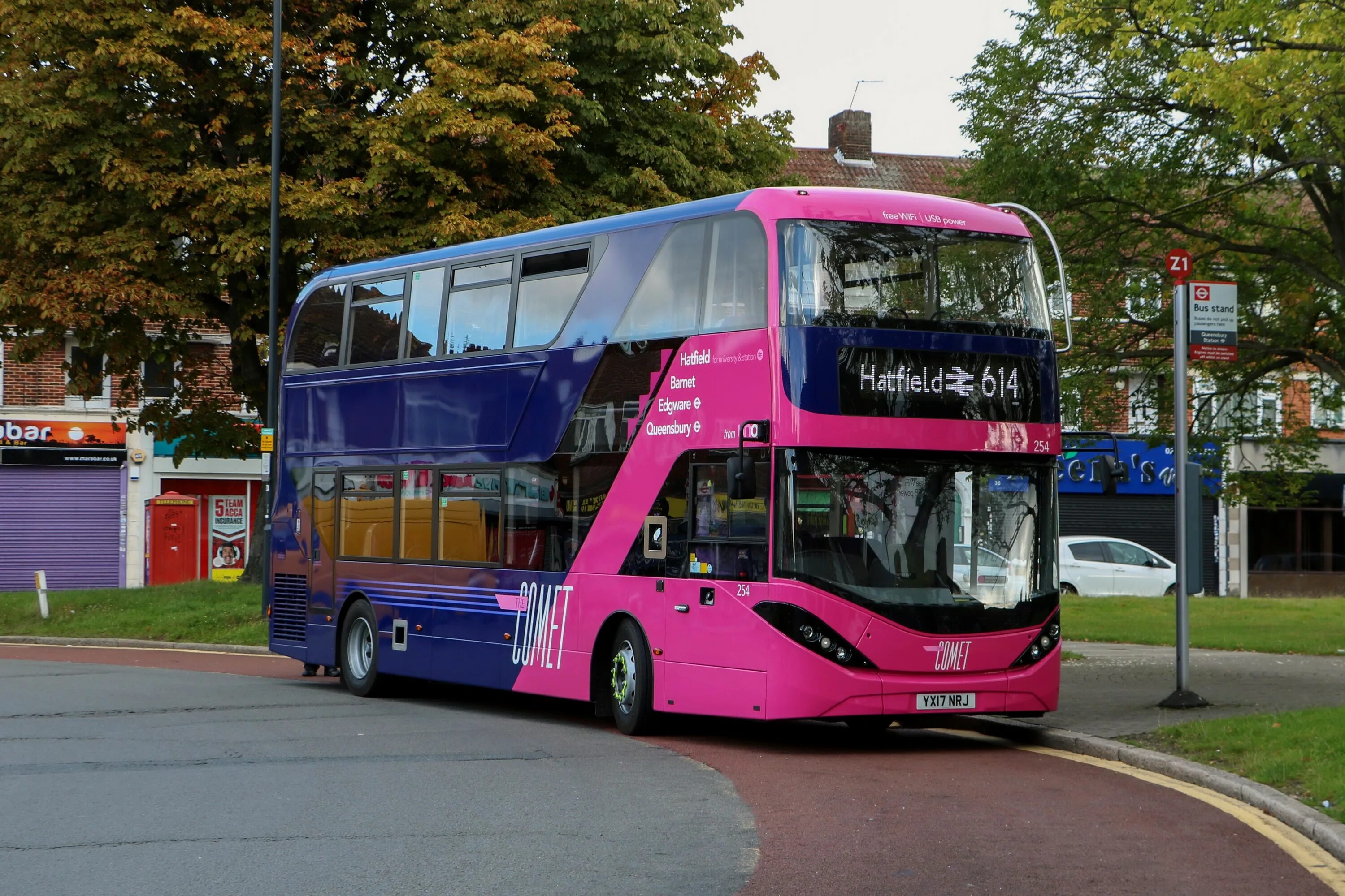 Автобус картинка. Пассажирские машины автобусы. Bus auto. Автобус и автомобиль. Ретро автобус.