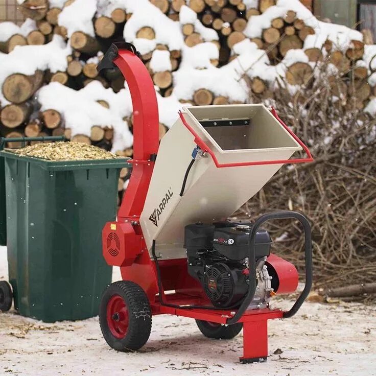 Аренда измельчителя веток. Измельчитель бревен. Аренда измельчителя веток. Измельчитель веток bx42b. Профессиональный измельчитель веток самоходный.