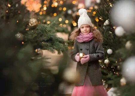 Возле елки маскарад лампы светят ярко песня
