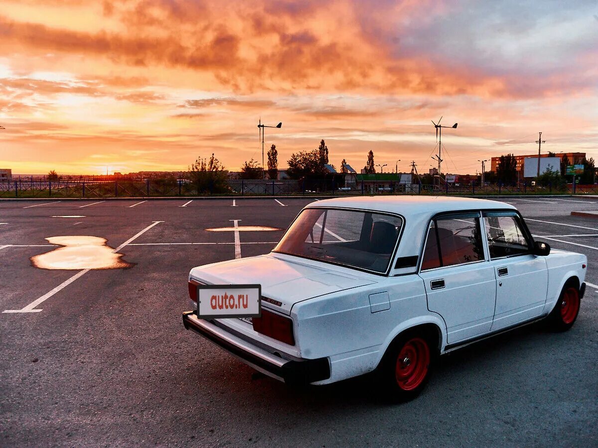 2105 возвращается. Ваз-2105 «жигули». Ваз 2105. 2105 возвращается. Ваз 2105 заброшенная.