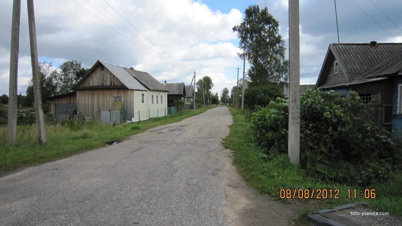 Деревня меглецы новгородская область. Деревня меглецы новгородская область. Погода в меглецах мошенского. Деревня меглецы новгородская область. Фонтан в деревне меглецы.