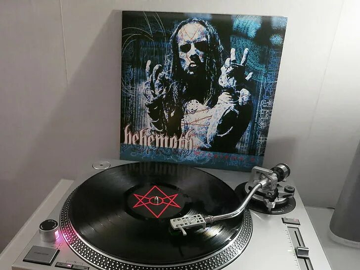 Thelema bass. Behemoth Thelema 6. Бегемот Блэк метал. Обложки пластинок Behemoth.