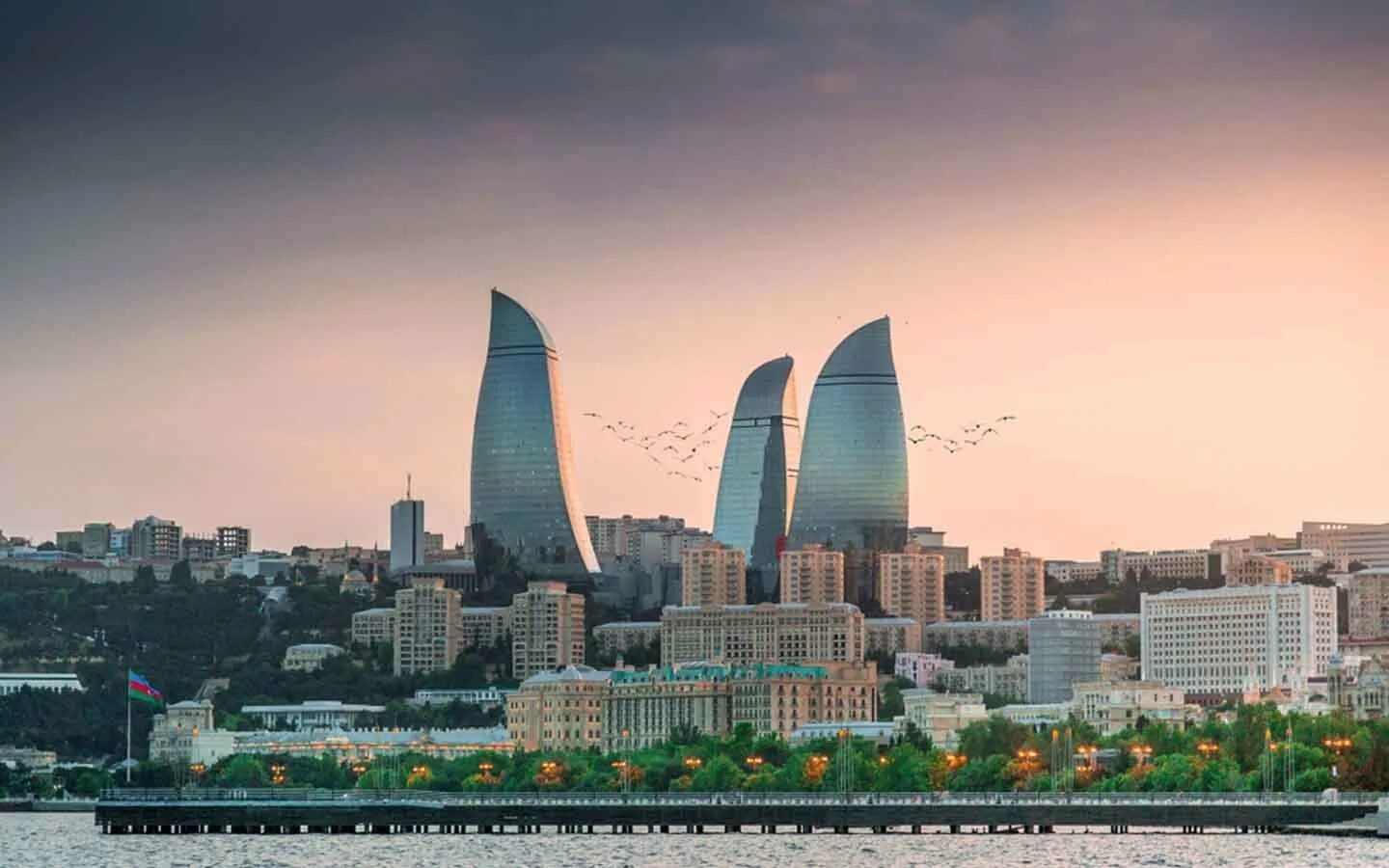 Баку точное. Флейм тауэрс баку. baki-баку,столица азербайджана. азейбарджан баку. пламенные башни баку азербайджан.