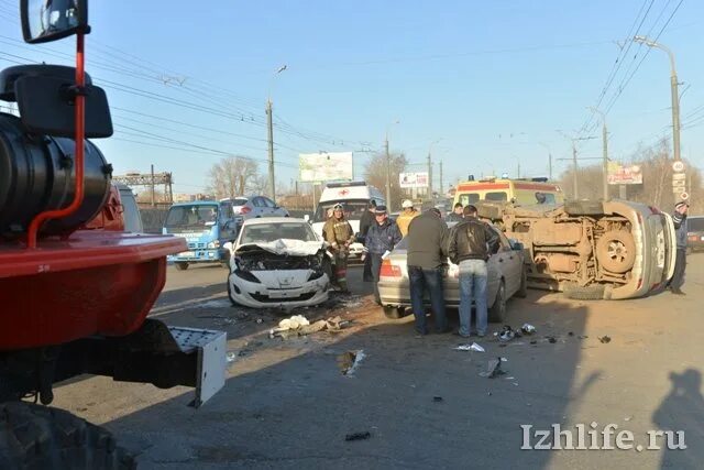 Долгов авария. Авария на долгом мосту в Ижевске. Долгий мост Ижевск. Авария в Ижевске за последние сутки в Ижевске.