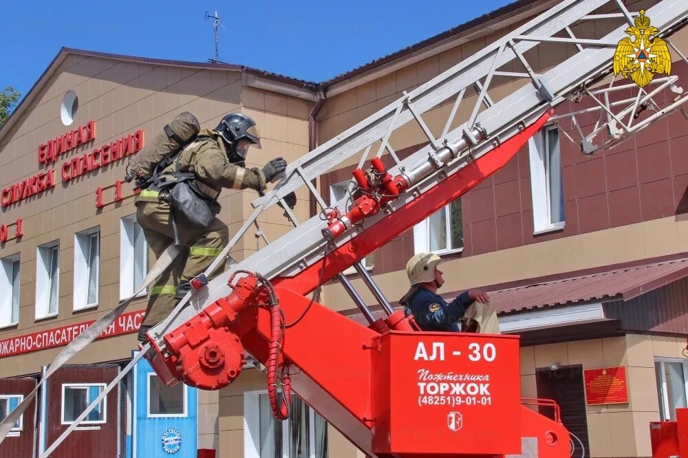 Спасательный центр смоленск. Пожарная часть на Урицкого Смоленск. 2 Пожарная часть Смоленск. Пожарное депо Смоленск. Смоленске пожарная часть 7.