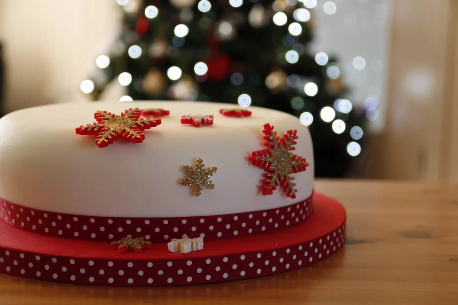 Snow cake. Новогодний марципан. christmas cake design ideas 2 этажа. christmas cake european. bento cake christmas.