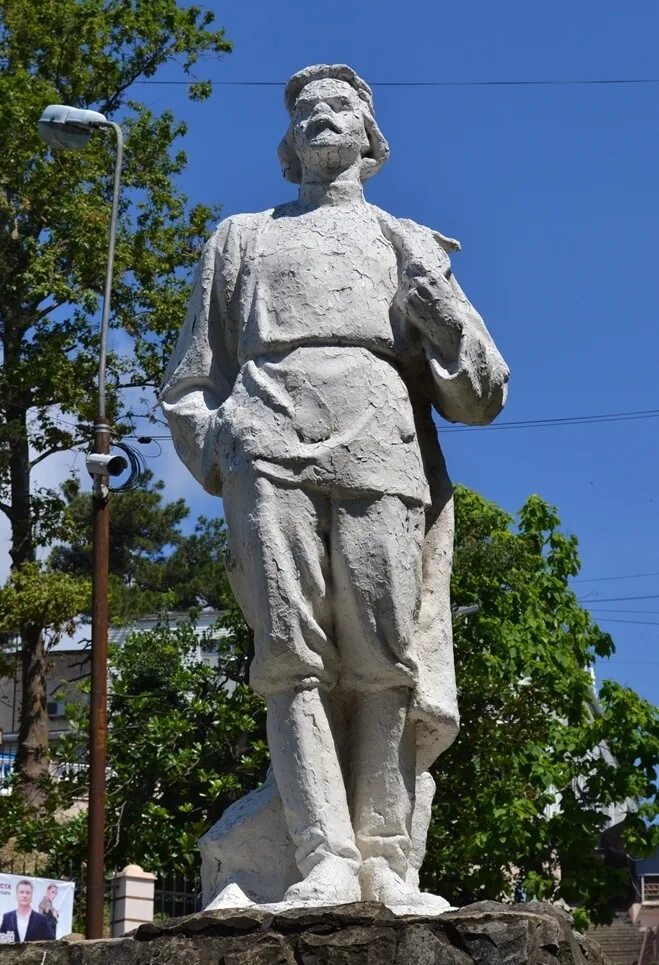 Памятник Максиму Горькому Сочи. Мухина памятник Горькому. Памятник Горькому Туапсе. А М Горький памятник. Максима горького майкоп