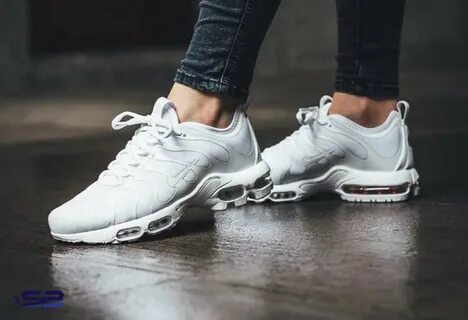 Nike tn white