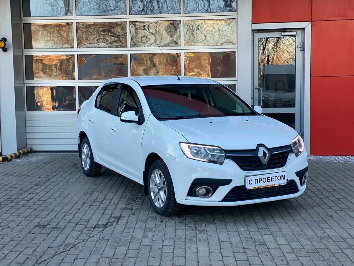 Купить логан 2018 года. Renault Logan 2018. Renault Logan 2 2018. Рено Логан 2 Рестайлинг белый. Renault Logan 2020 белый.