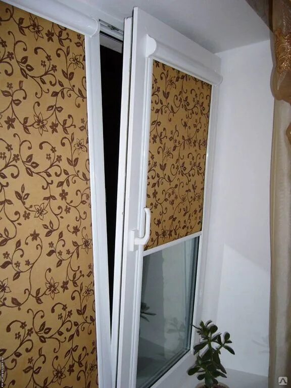 Как закрыть рулонную штору