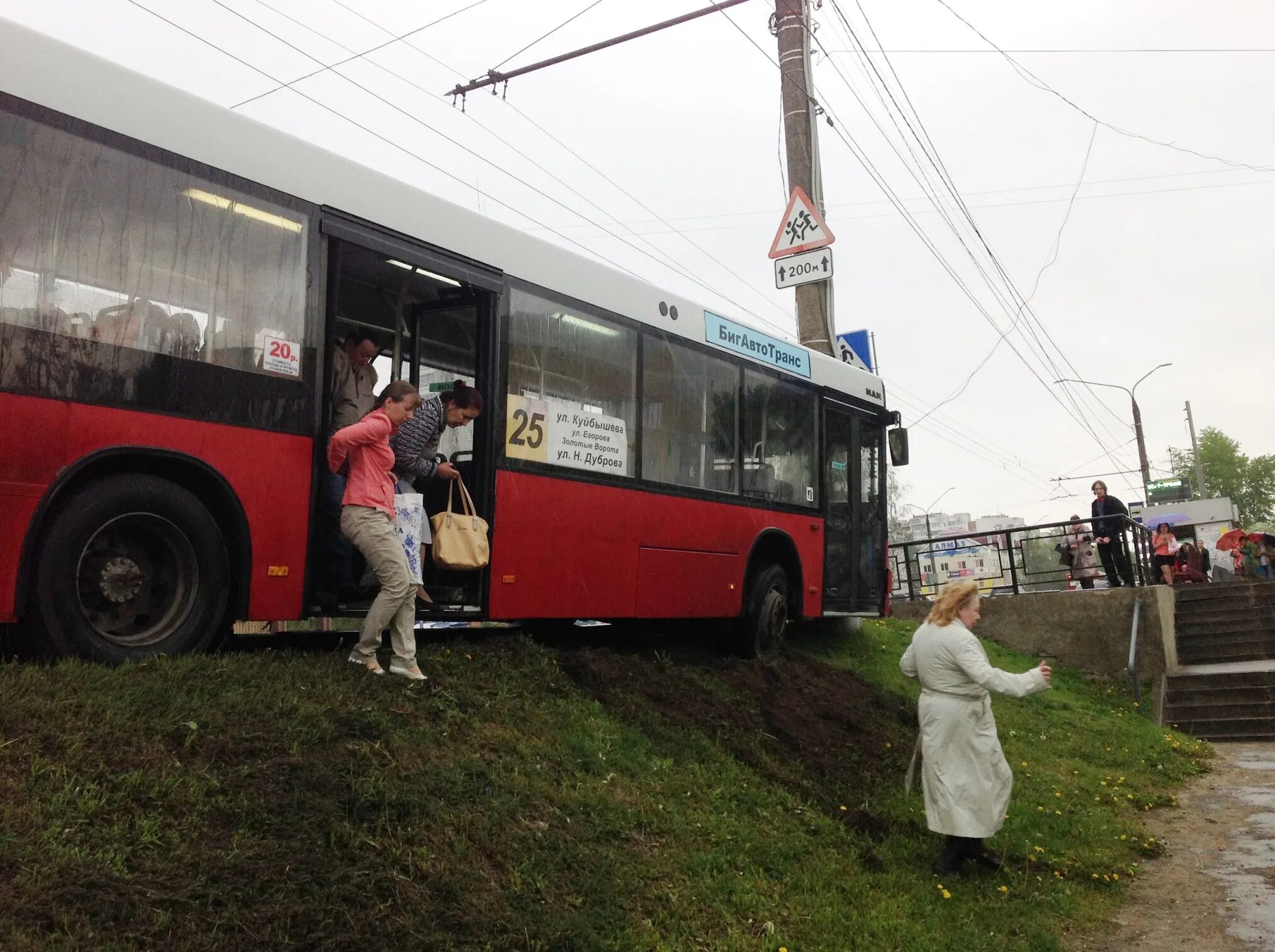 Автобус белые столбы. Дтп с участием автобусов во владимире.