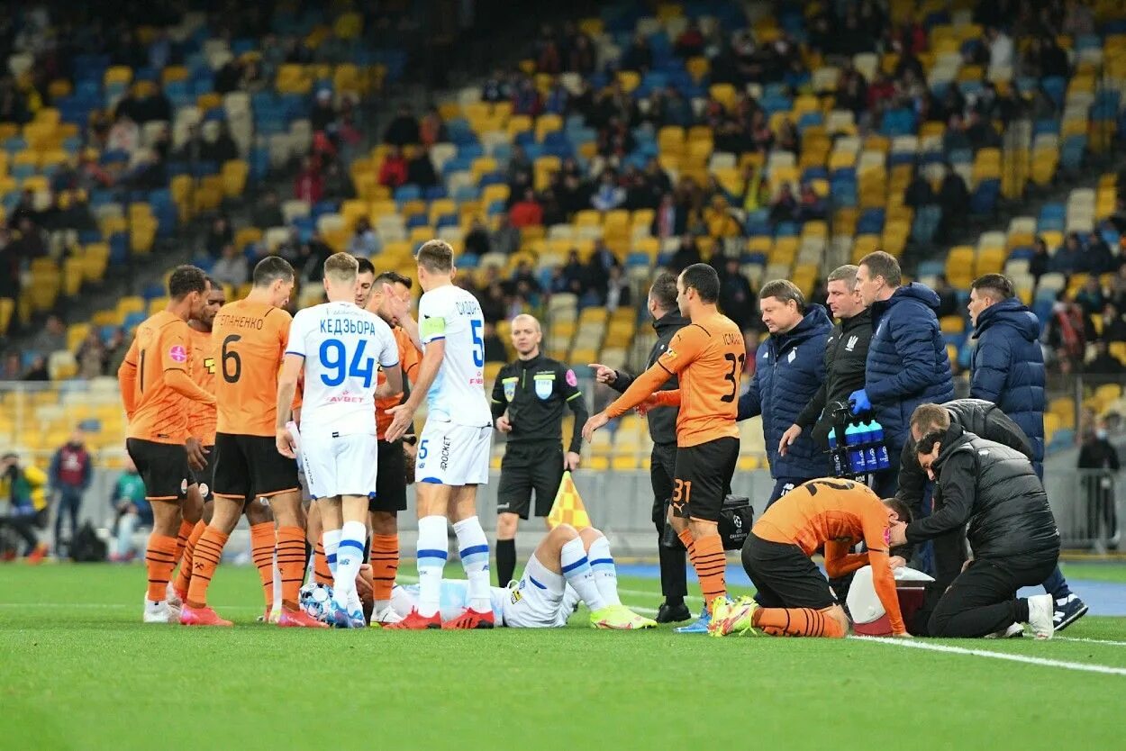 Динамо шахтер прогноз. Динамо шахтер афиша. Динамо шахтер прогноз. Фк шахтёр донецк 2006. Украинская премьер-лига - vbet liga.