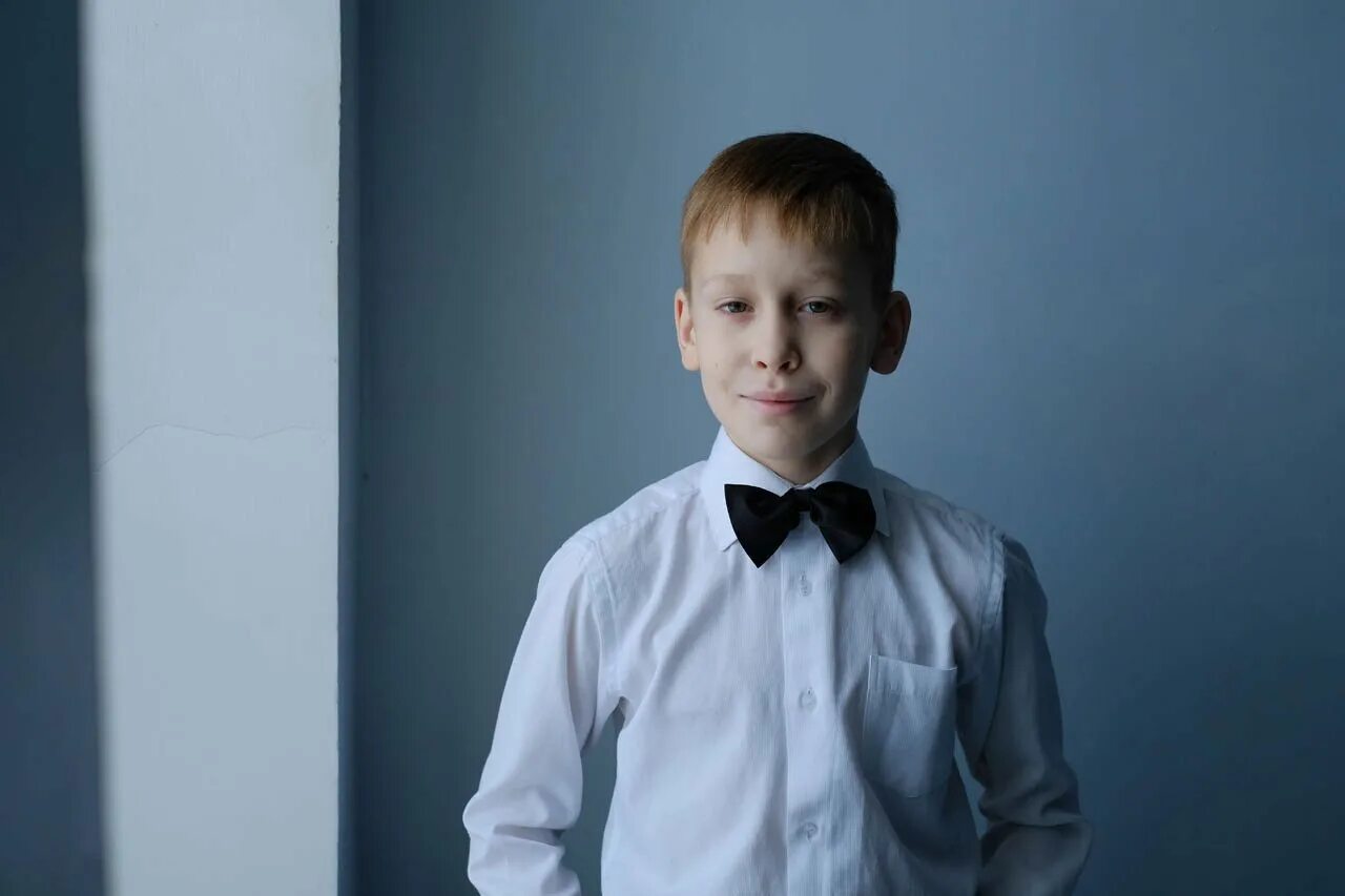 Дети с дцп фото. Крутой школьник. Крутой школьник. Интернат для детей с дцп. Толя школьника.