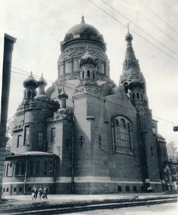 Храм Воскресения Христова у Варшавского вокзала Санкт-Петербург. Храм на Обводном канале у Варшавского. Церковь Воскресения Христова у Варшавского вокзала. Храм Воскресения Христова на Обводном канале. Обводный канал церкви