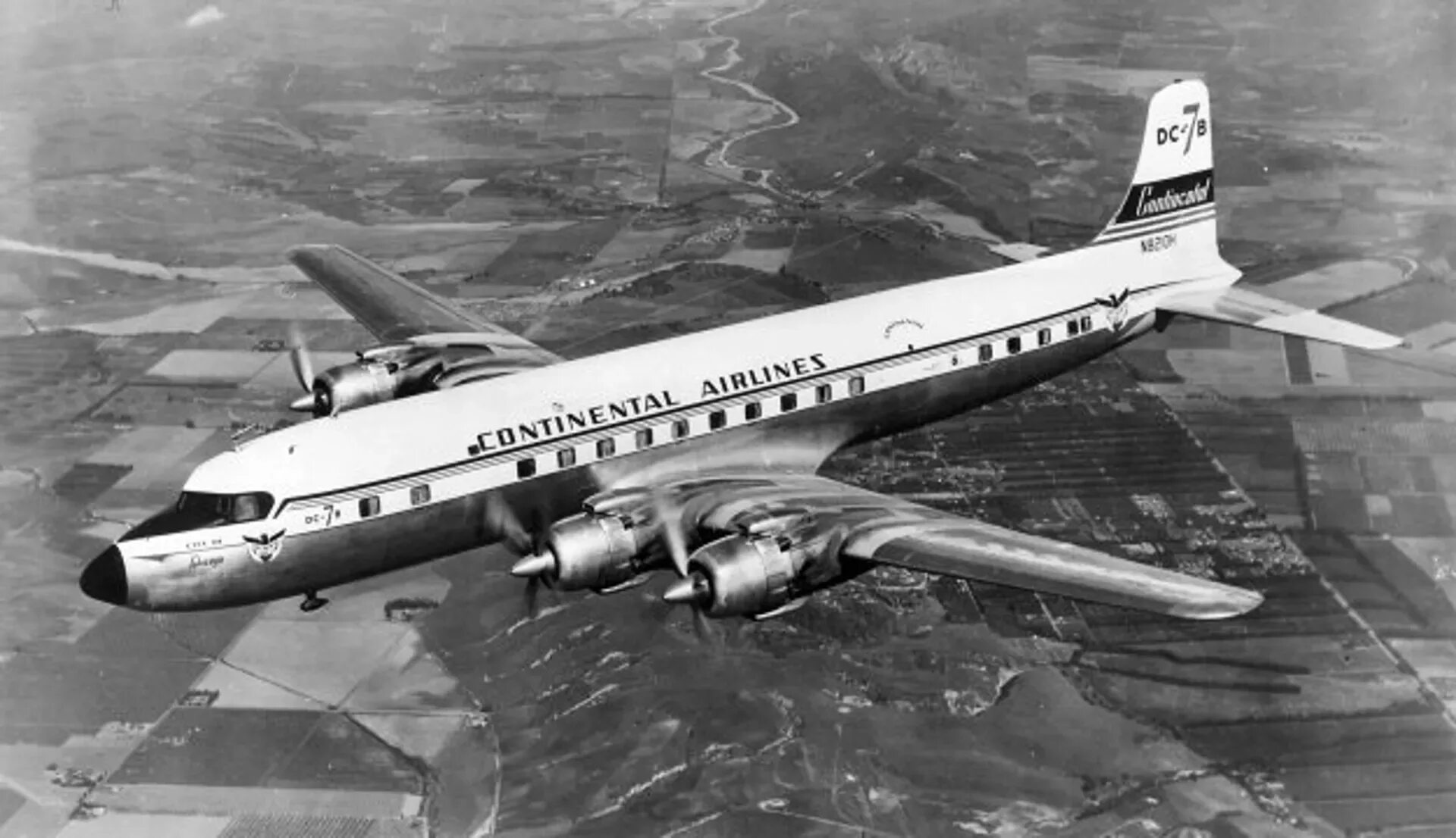 Dc 7.4. Douglas DC-8 поршневой самолёт. Douglas DC-7. Рейс 914 Пан Американ. Douglas DC-7 BOAC.