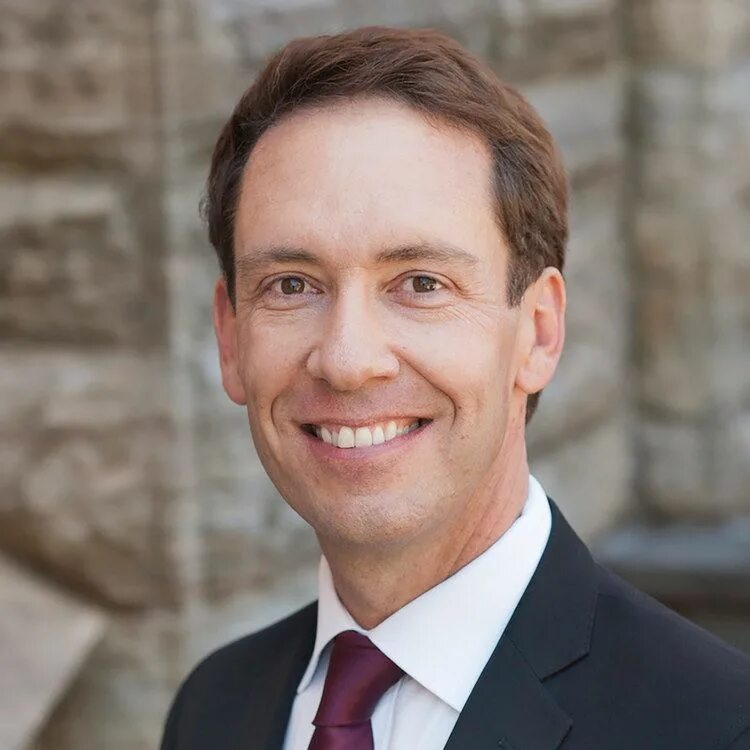 Байрон. Байрон шарп. Байрон шарп : как растут бренды книга. Professor sharp. Байрон шарп фото.