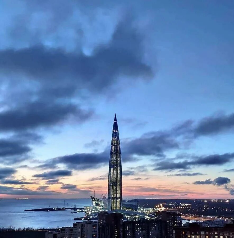 Смотровая площадка лахта центр 2025. Смотровая башня лахта центра в санкт-петербурге. лахта центр цитадель. лахта центр флаг. петросян лахта центр.