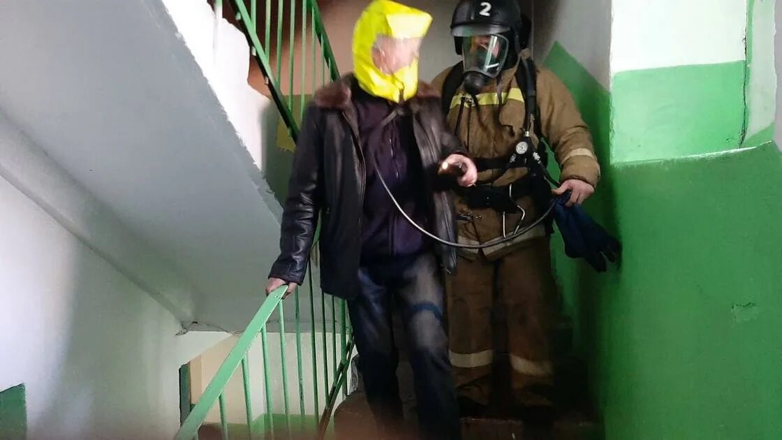 Пожар в медведково. Спасатели в лесу. Спасти 20. Спасти 20. Спасти 20.