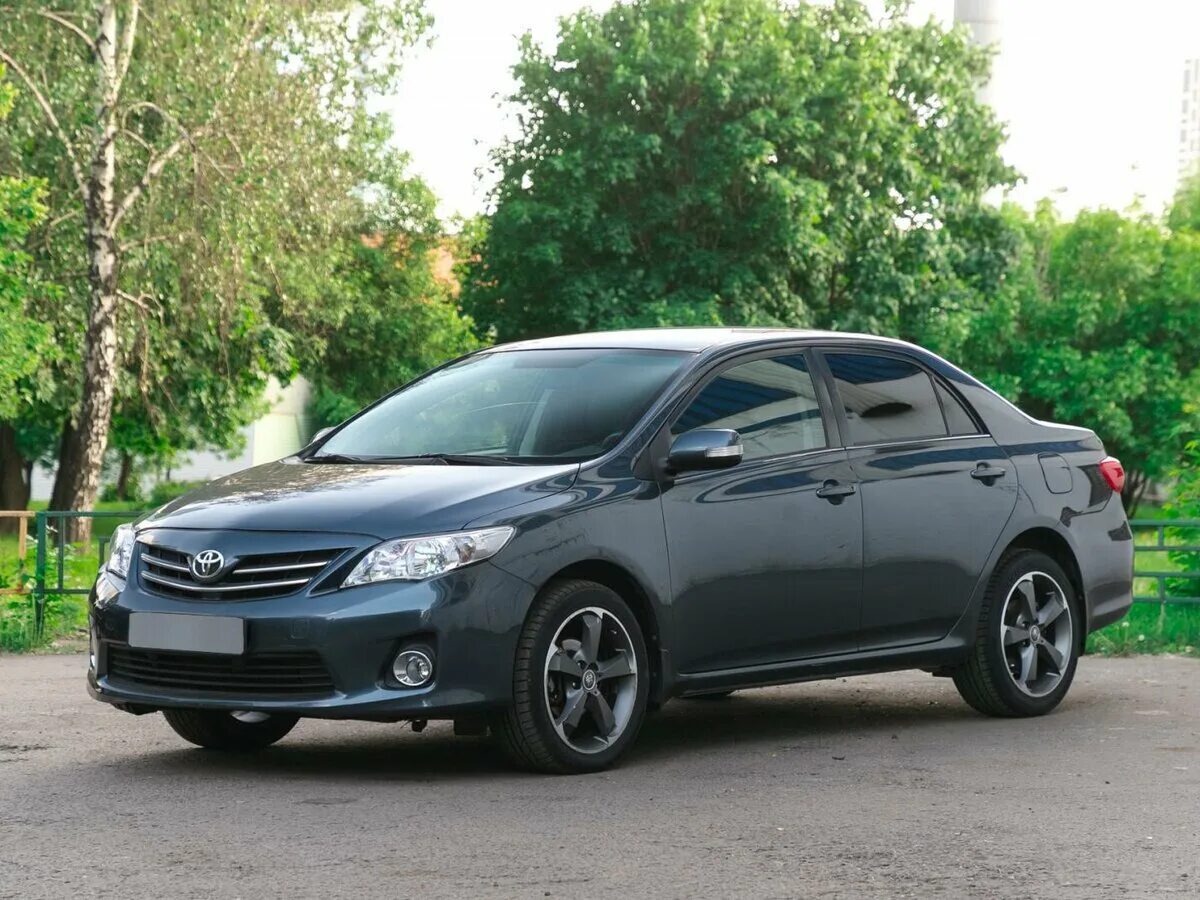 Купить б/у Toyota Corolla X (E140, E150) Рестайлинг 1.6 AT (124 л.с.) бензин авт