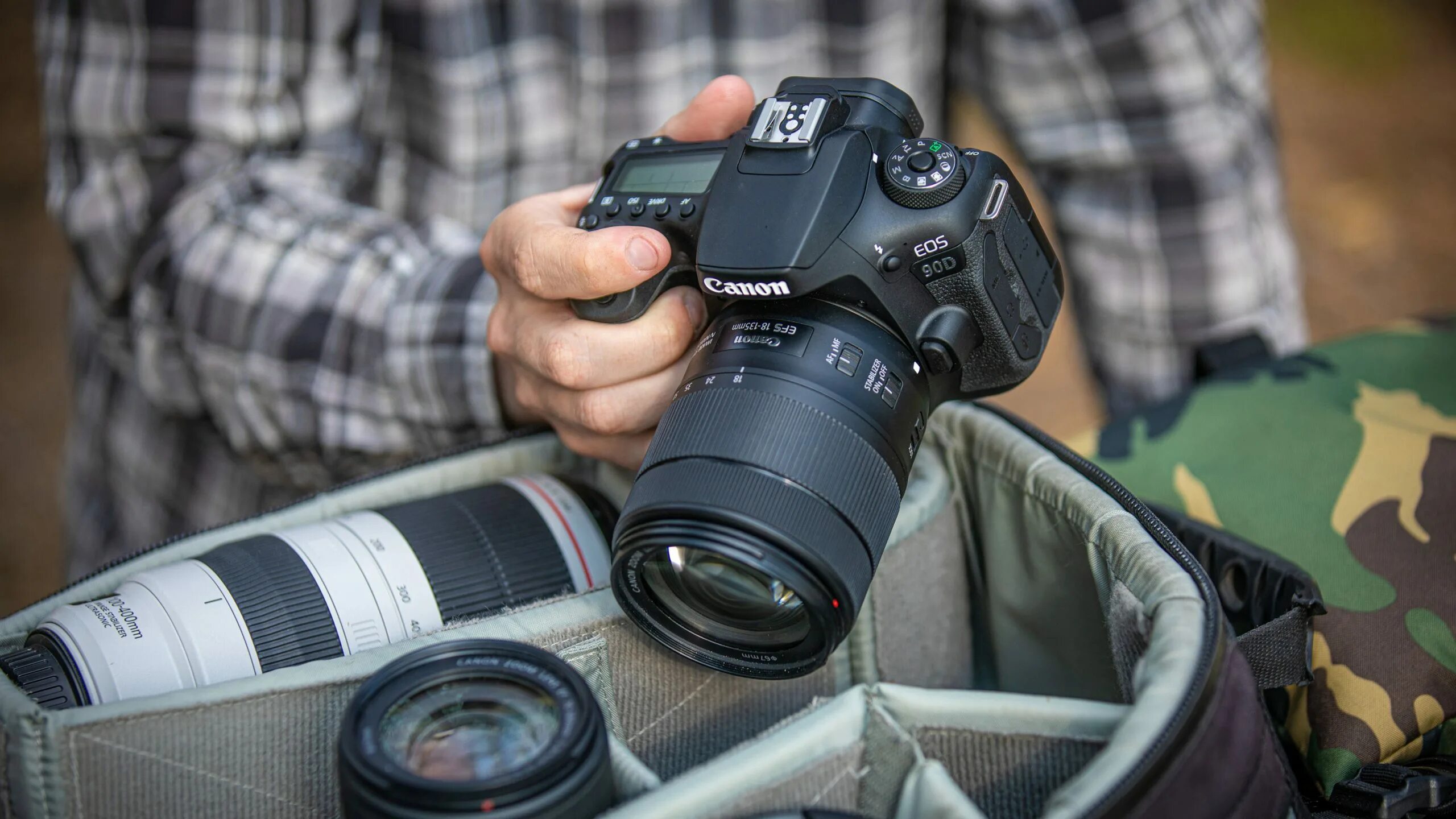 Зеркальная камера какую выбрать. Canon DSLR. Canon 5d Mark 4. Камера Кэнон 2020. Полнокадровые зеркальный фотоаппарат 2020.
