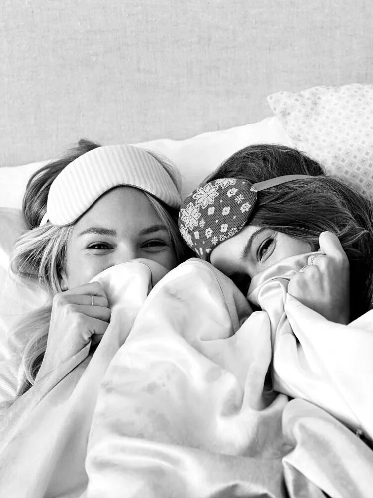 18,880 Little Sisters Smiling Stock Photos - Free & Royalty-Free Stock Photos fr