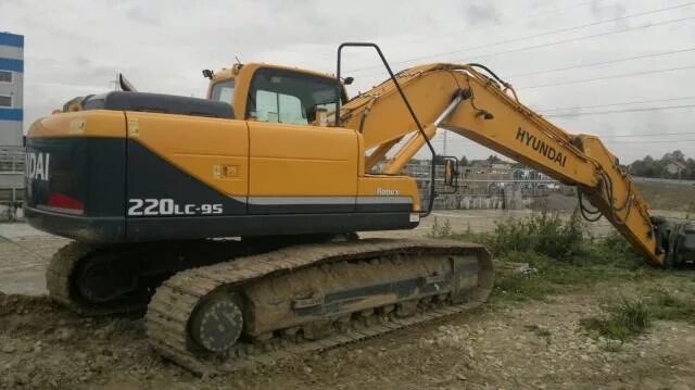 Hyundai r220lc-95. Экскаватор Хендай 220 LC-9s экран. Авито экскаватор. Трактор Хендай 220. Экскаваторы татарстан