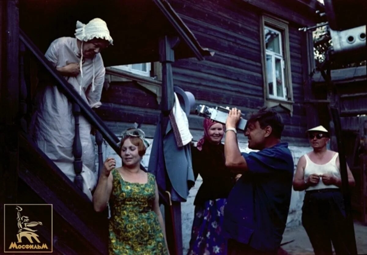 Где снимали женитьбу бальзаминова. Женитьба бальзаминова 1964. женитьба бальзаминова съемки. женитьба бальзаминова фильм 1964 режиссер. женитьба бальзаминова дом бальзаминова.