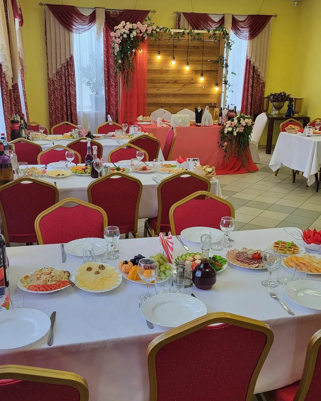 Башня данков. Водонапорная башня шухова полибино. Данков башня шухова. В данкове рестораны. Осветительные башни 19 века.