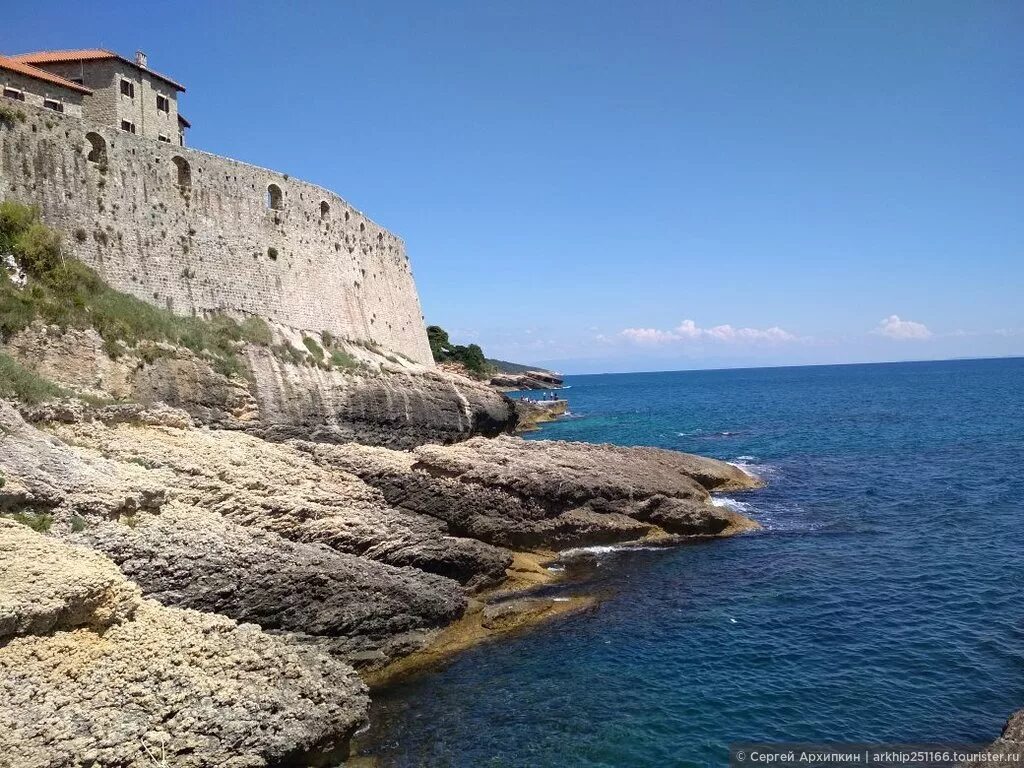 холодна бухта. бухта тасовая приморье. норвегия снежные горы фьорды. фьорды норвегии на севере. холодна бухта.