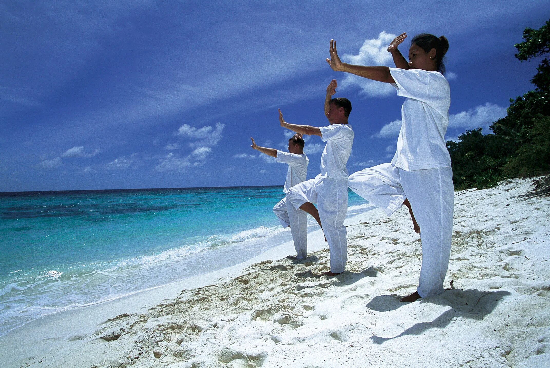 Китайская гимнастика tai chi. Китайская гимнастика цы Гун. • Оздоровительная гимнастика Ци Гун. Современные оздоровительные системы.